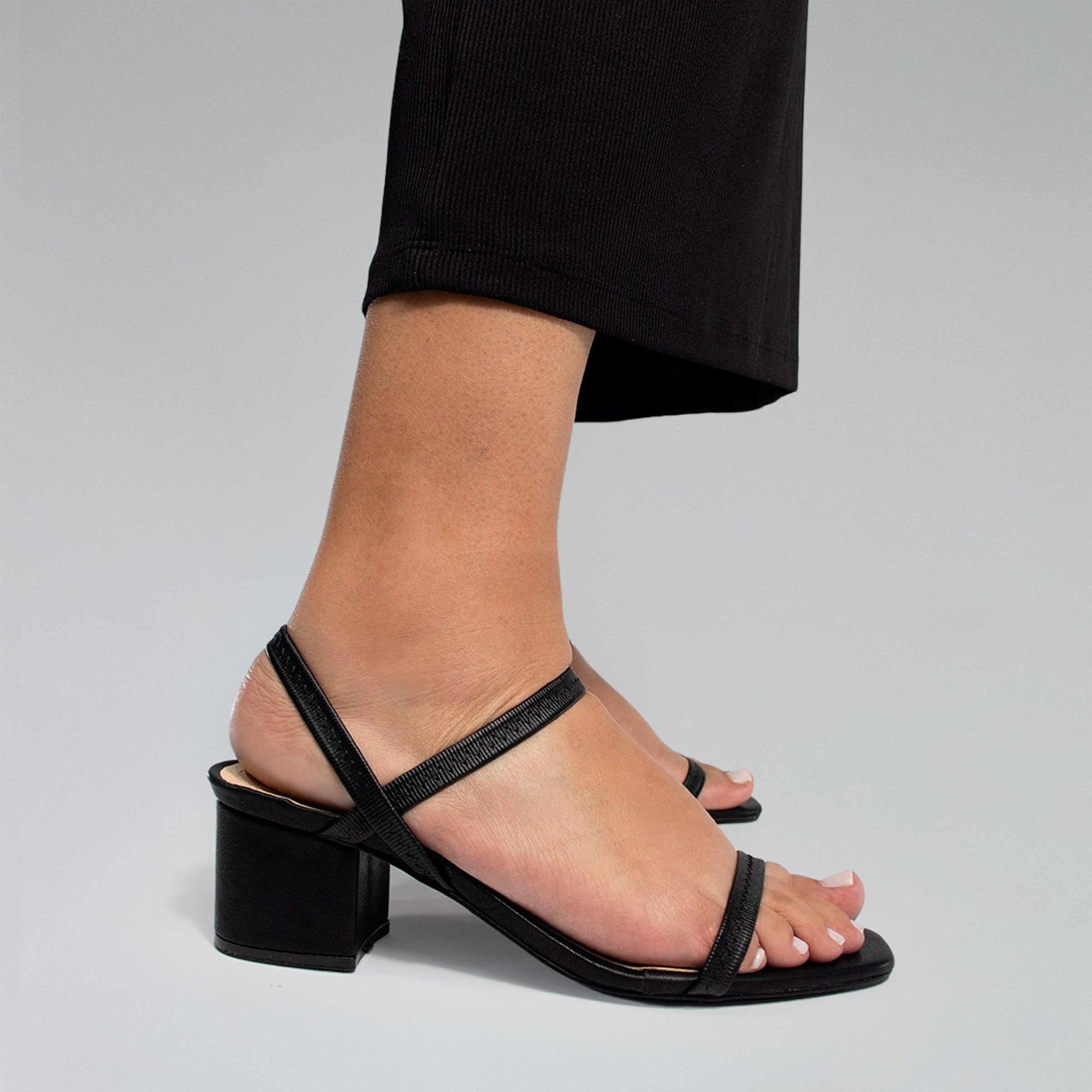 Sandalias Ela de Pies a Cabeza con elástico para mujer ATENAS (negro)